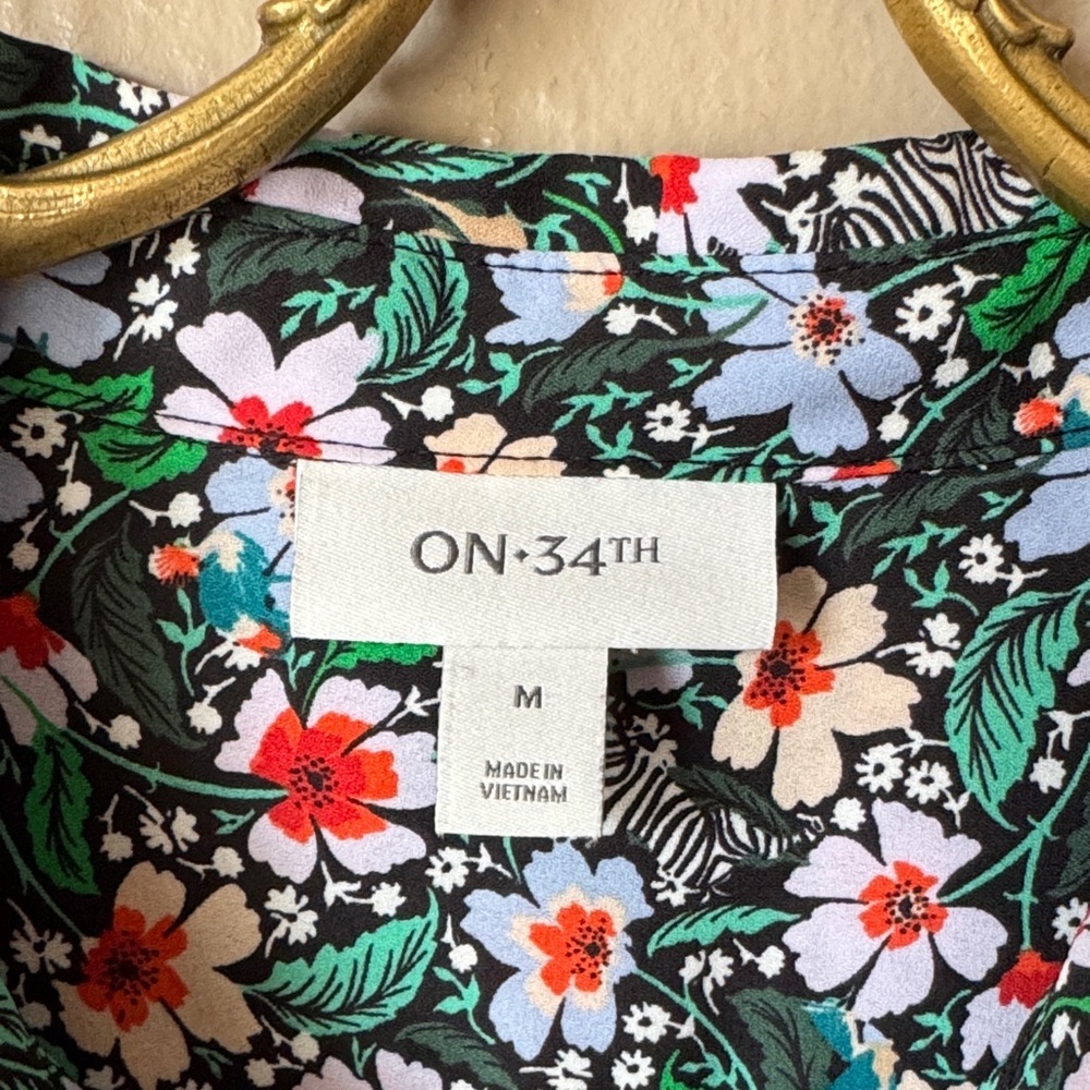 On 34th Floral Zebra Button-up Blouse Size Medium - Picture 2 of 5